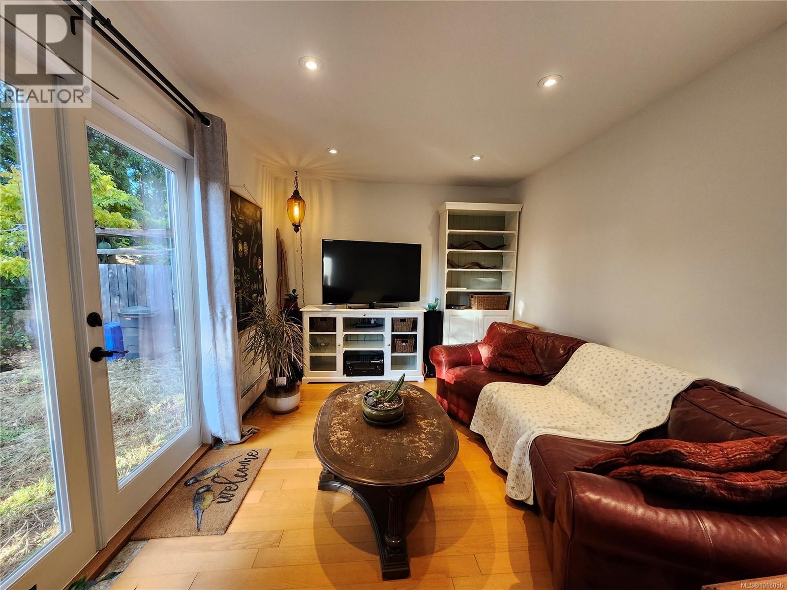 4101 ORCHARD CIR - 15