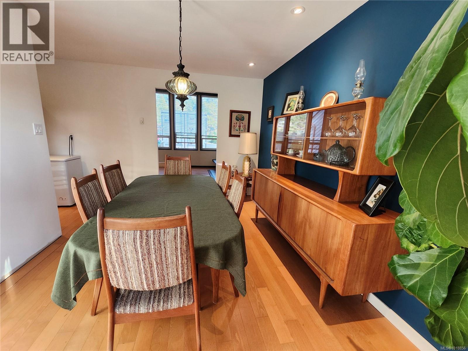 4101 ORCHARD CIR - 8