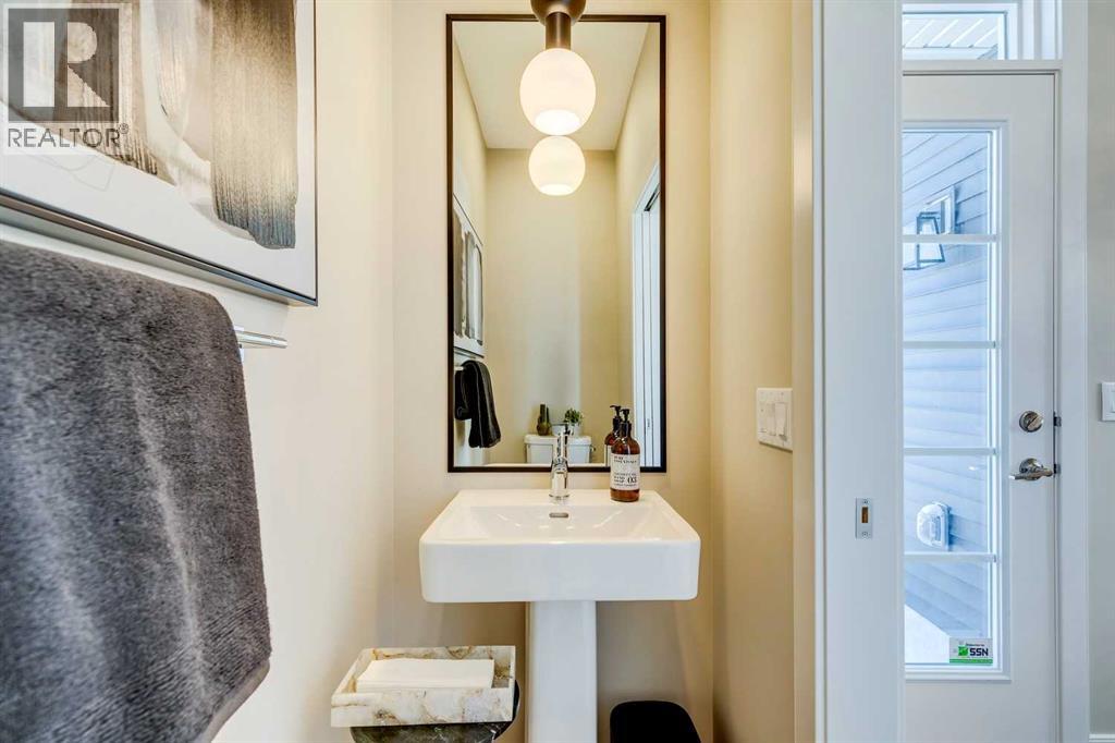 422 River Avenue, Cochrane