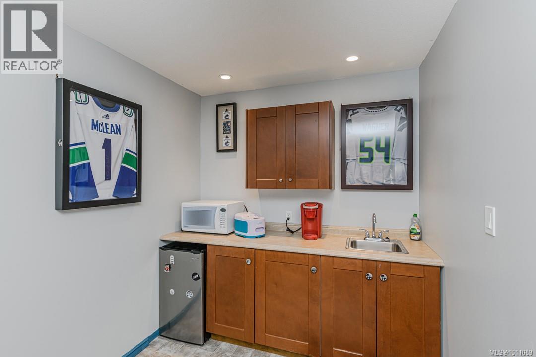 128 Paddock Pl, View Royal