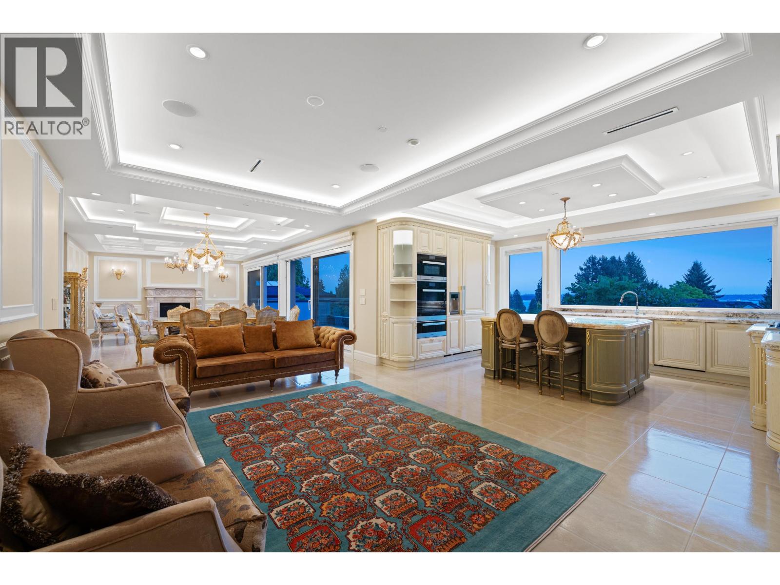 2540 MATHERS AVENUE, West Vancouver