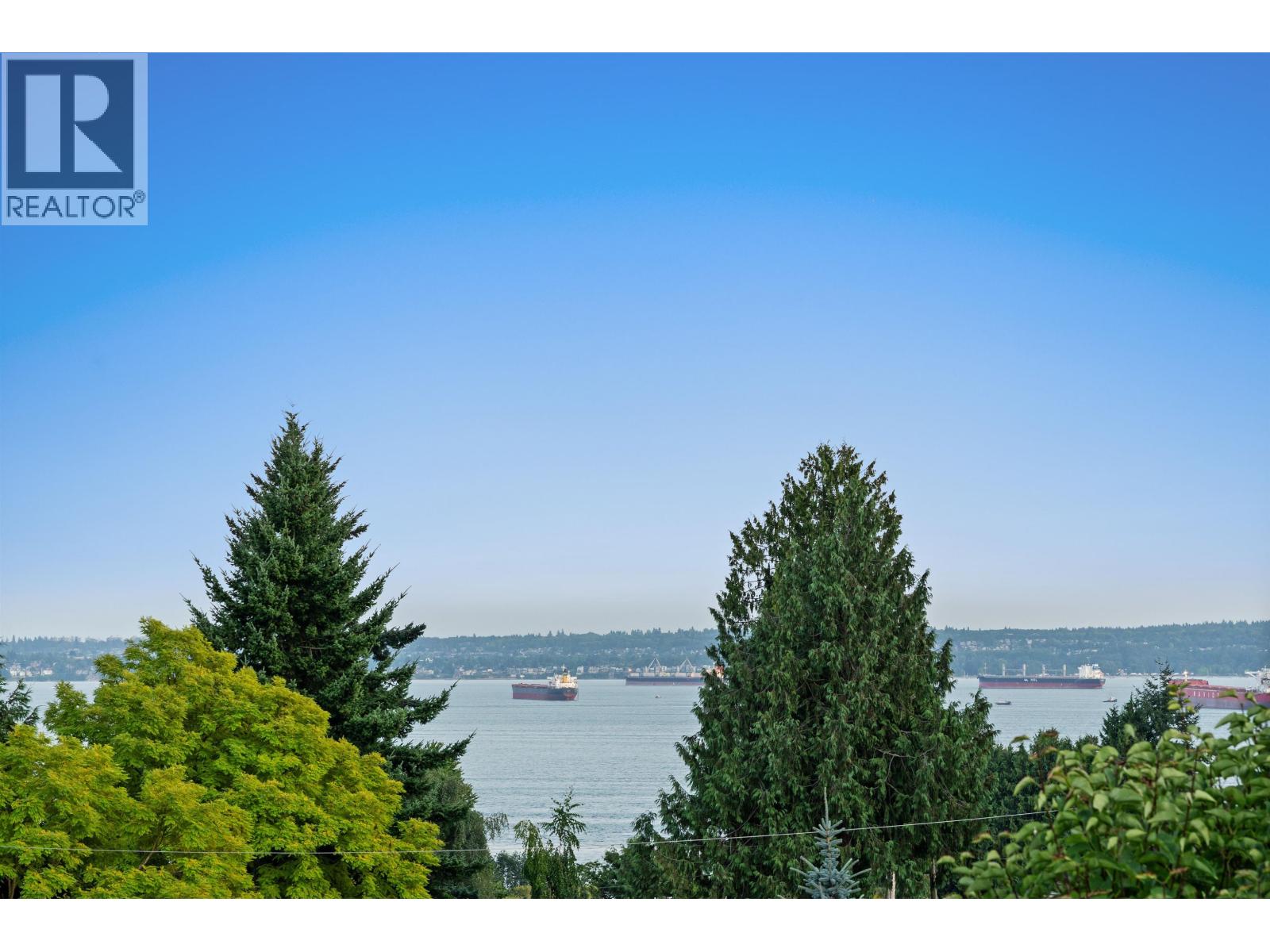 2540 MATHERS AVENUE, West Vancouver