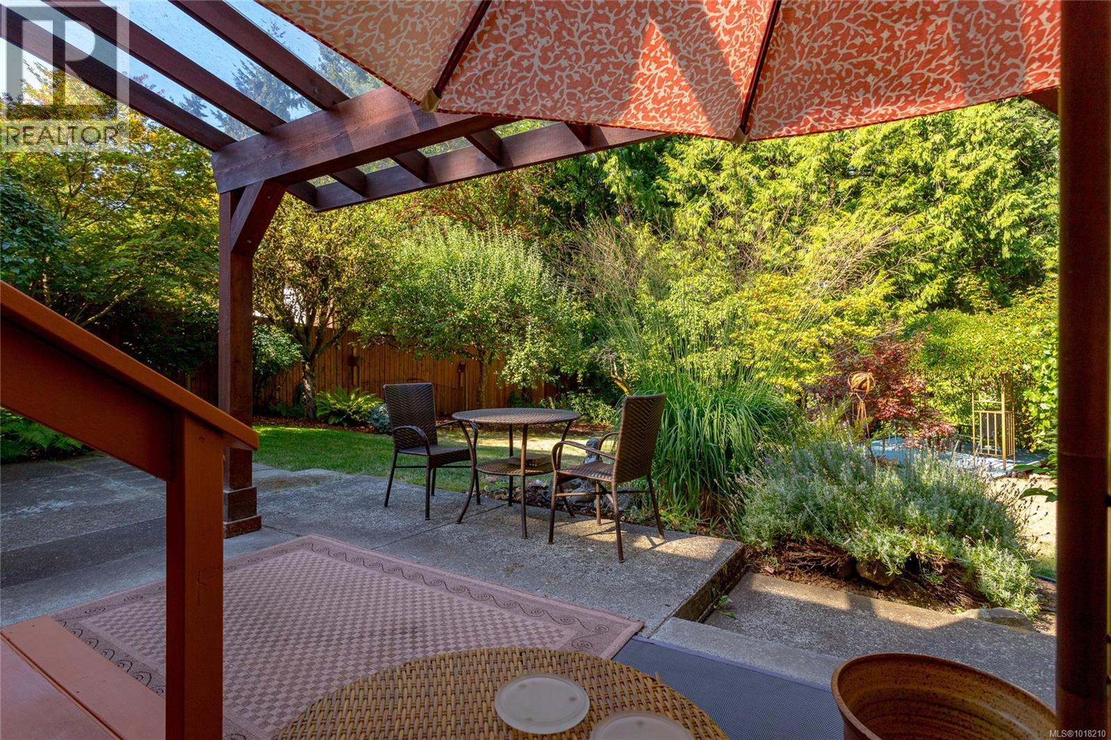 1215 Braithwaite Dr, Cobble Hill