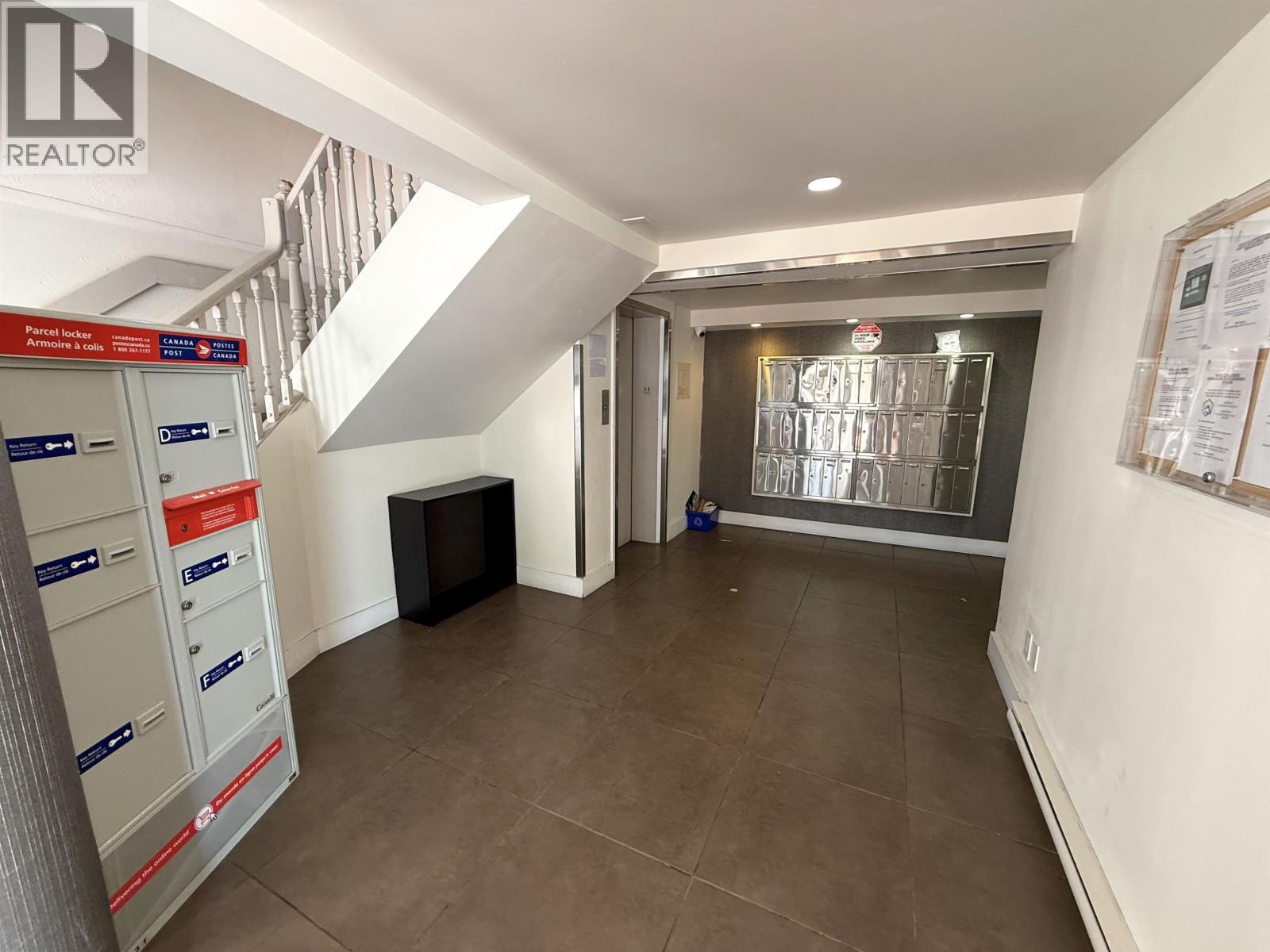 225 8120 COLONIAL DRIVE, Richmond