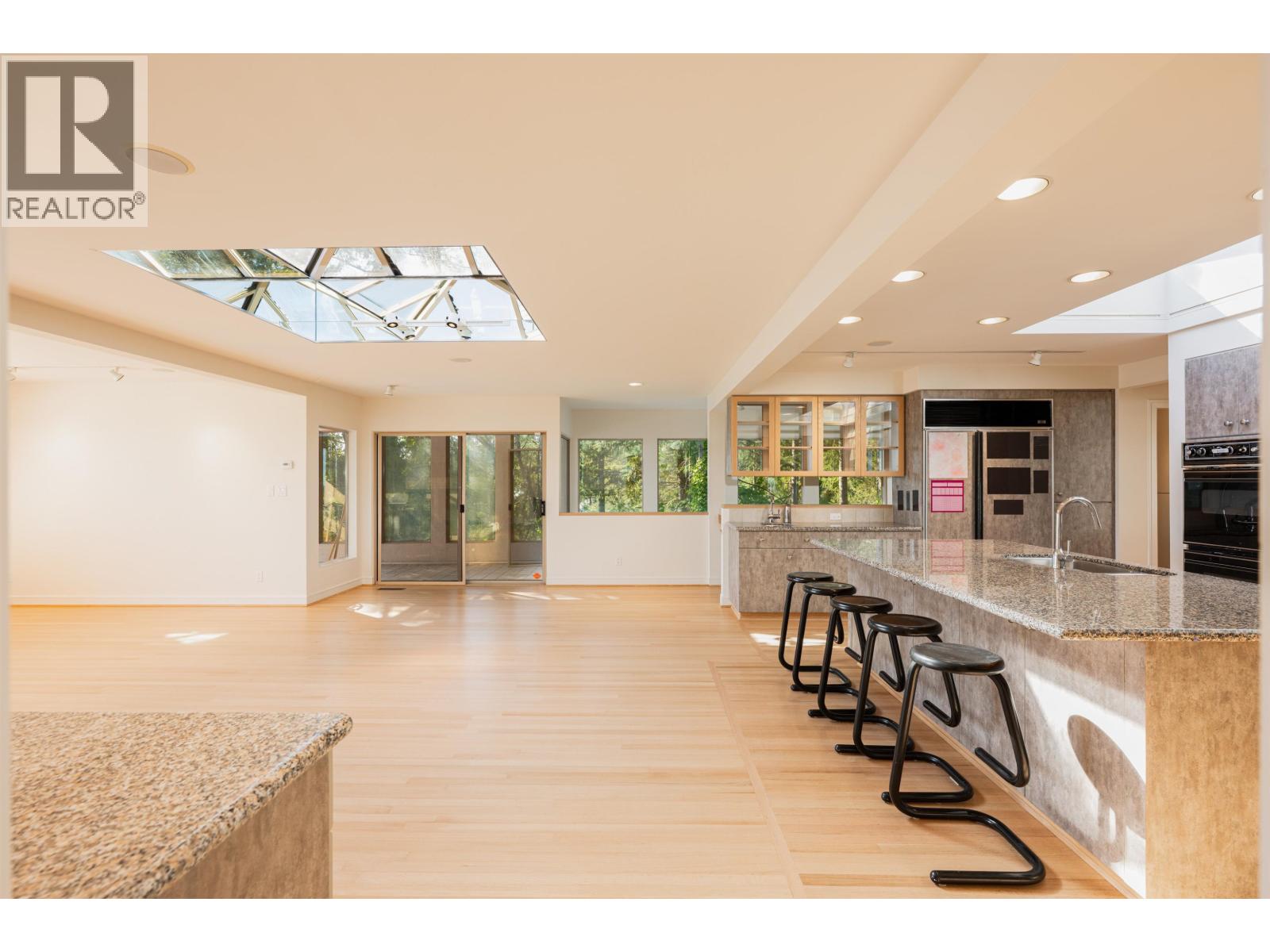 4060 ALMONDEL ROAD, West Vancouver