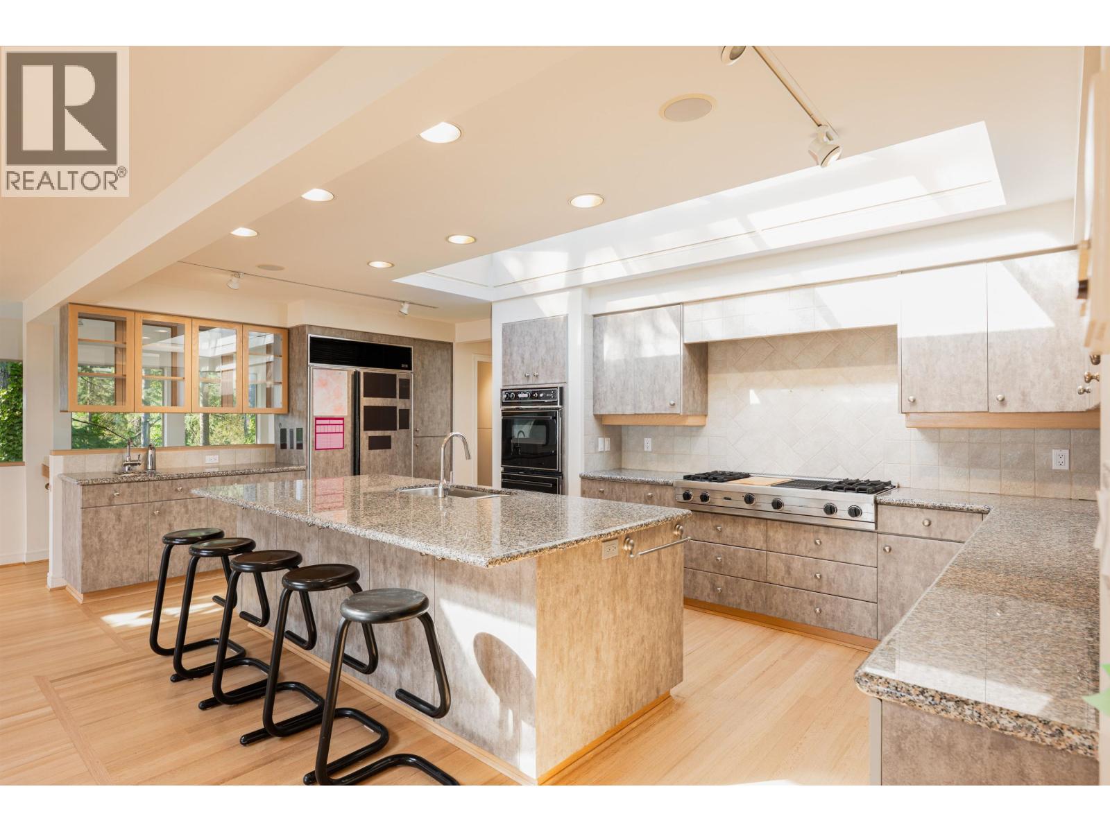 4060 ALMONDEL ROAD, West Vancouver