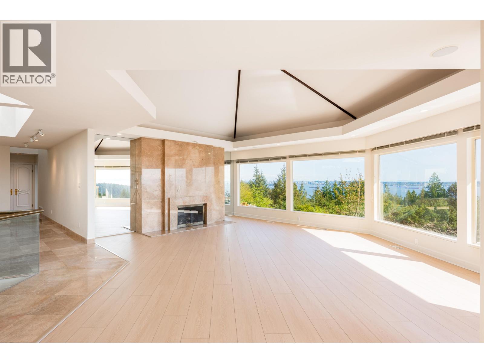 4060 ALMONDEL ROAD, West Vancouver