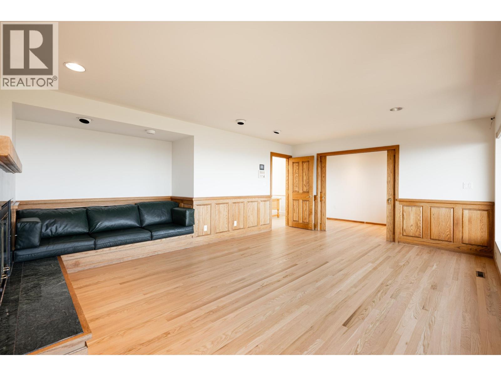 4060 ALMONDEL ROAD, West Vancouver