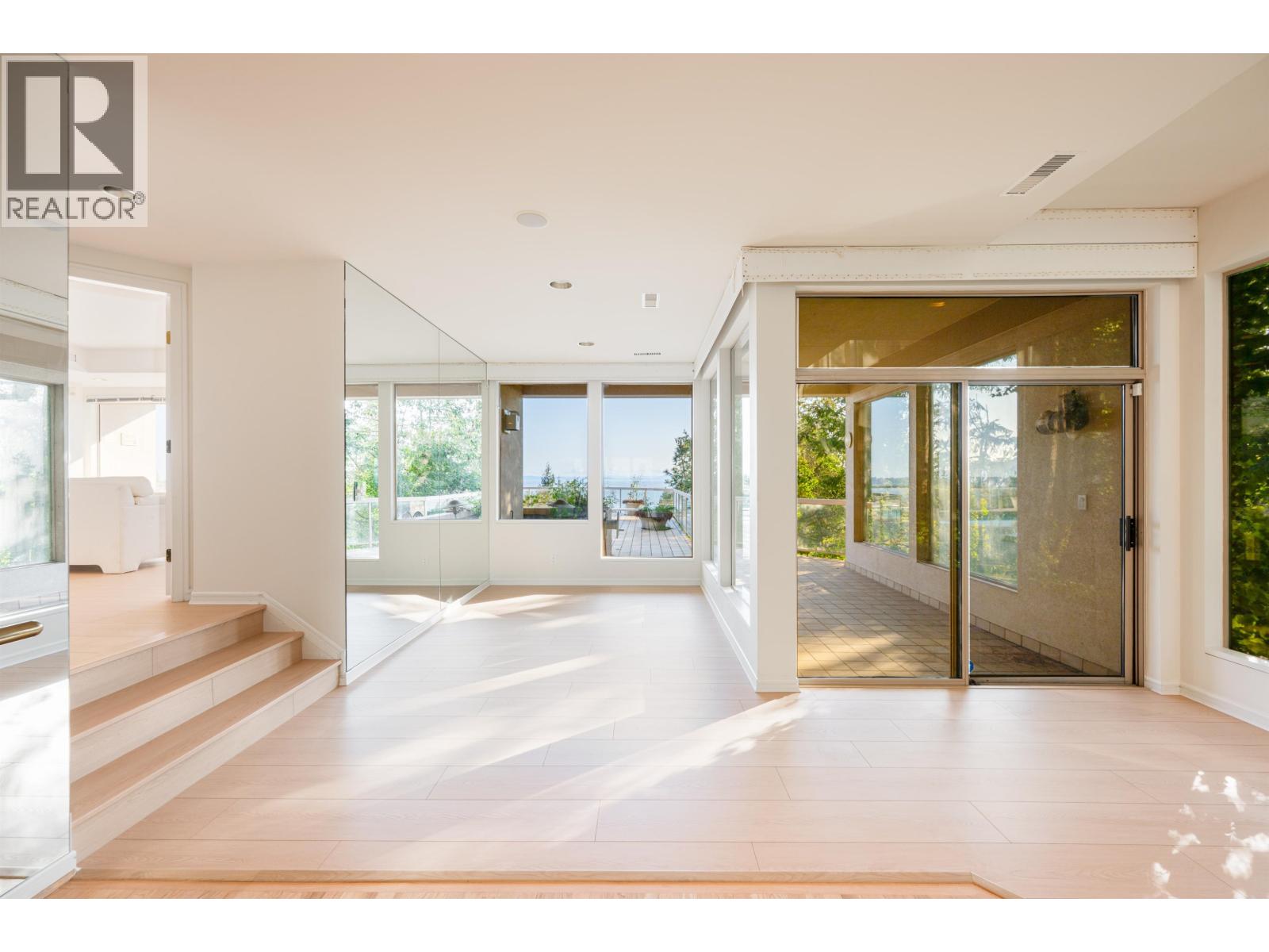 4060 ALMONDEL ROAD, West Vancouver