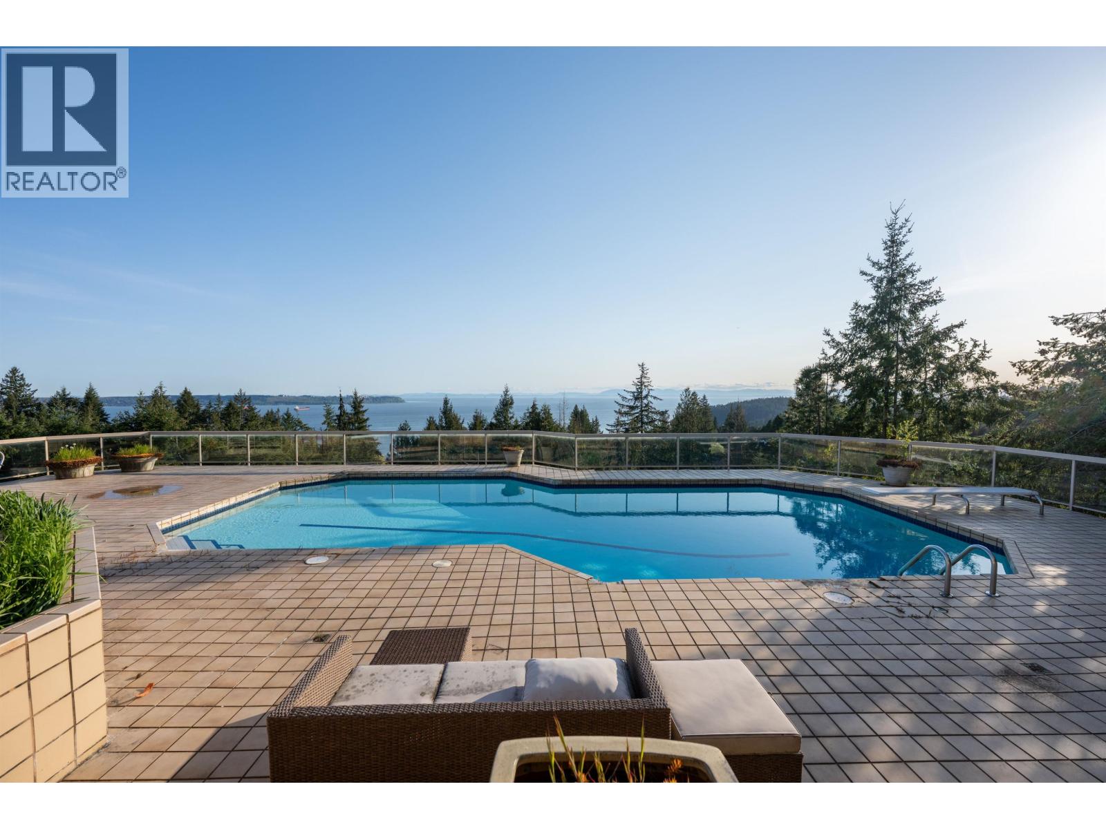 4060 ALMONDEL ROAD, West Vancouver