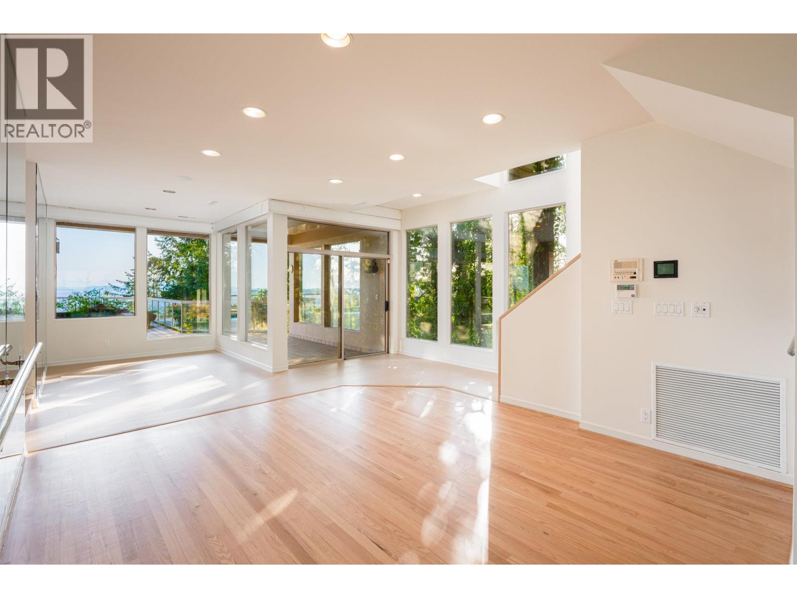 4060 ALMONDEL ROAD, West Vancouver