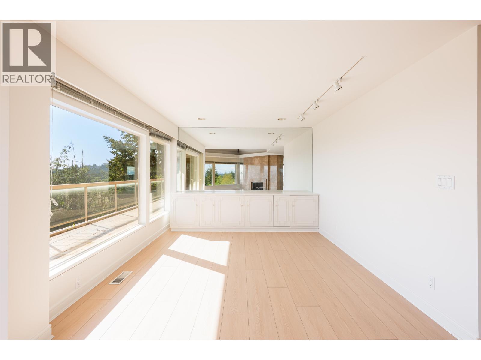 4060 ALMONDEL ROAD, West Vancouver