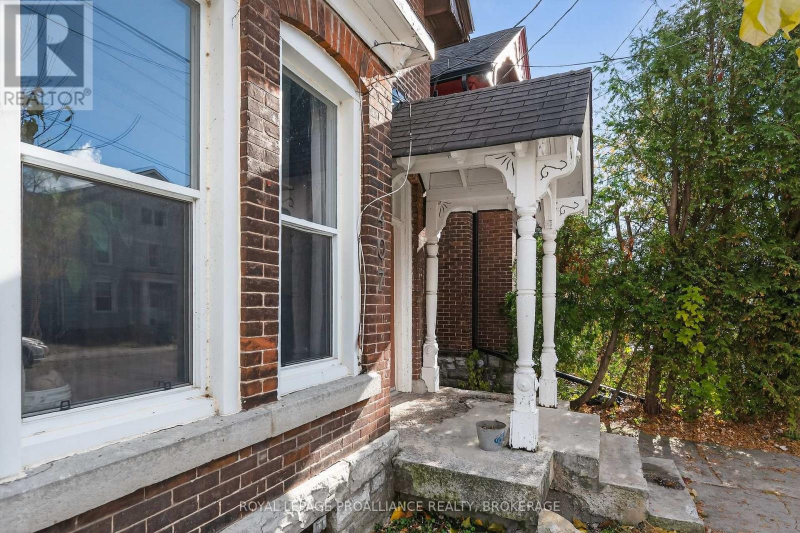 407 BAGOT STREET - Photo 3 of 37, Kingston (East of Sir John A. Blvd), Ontario