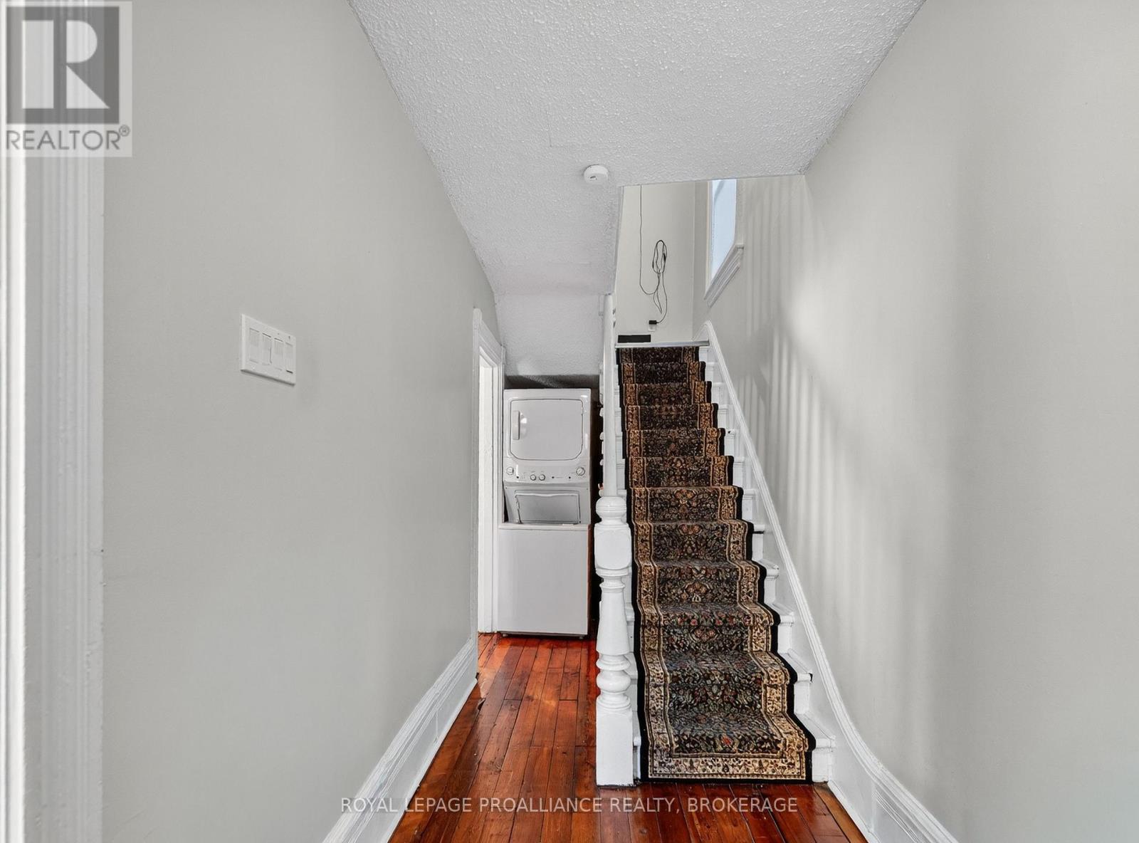 407 BAGOT STREET - Photo 4 of 37, Kingston (East of Sir John A. Blvd), Ontario