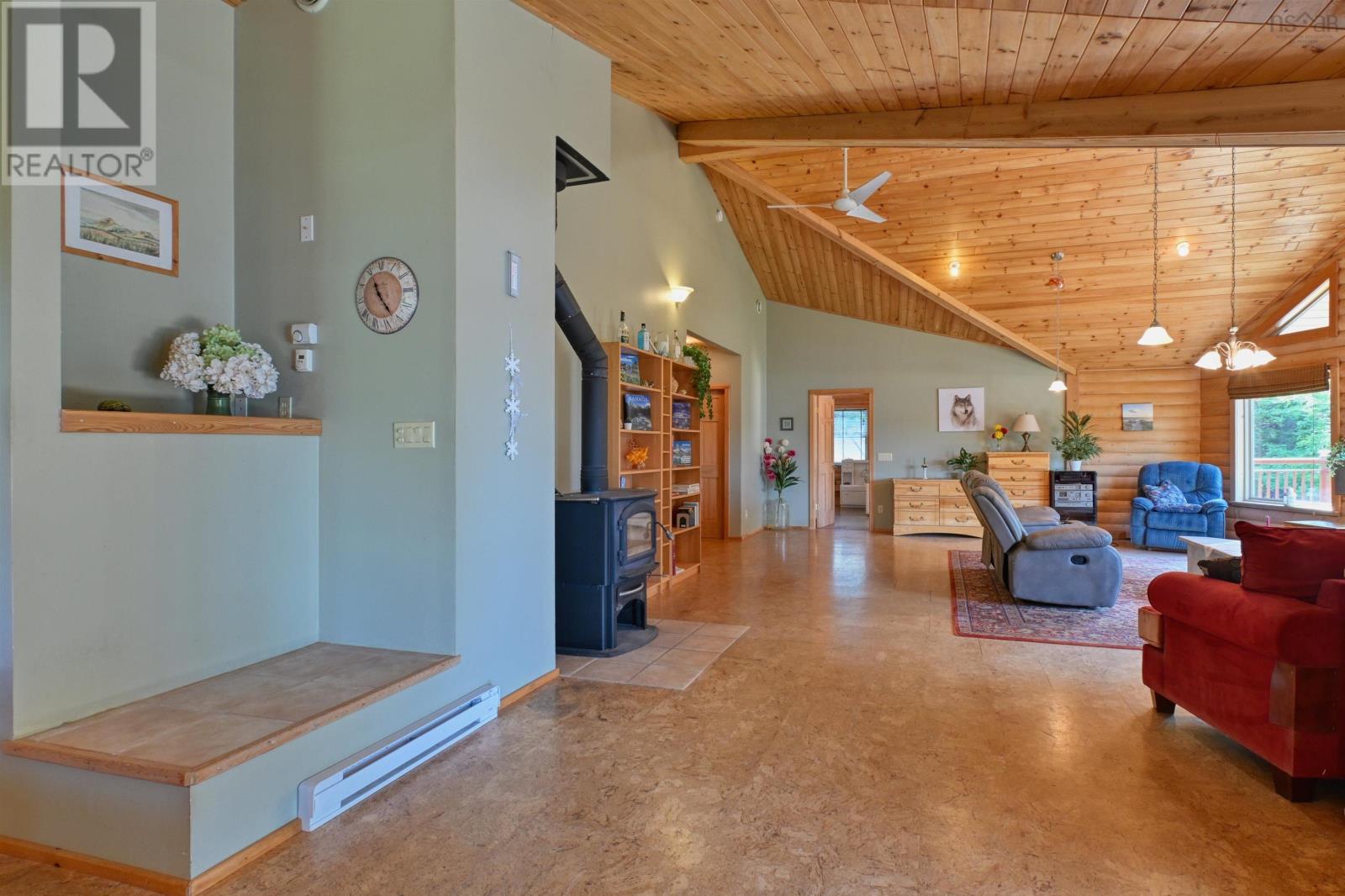 200 East Side Harbour - 12