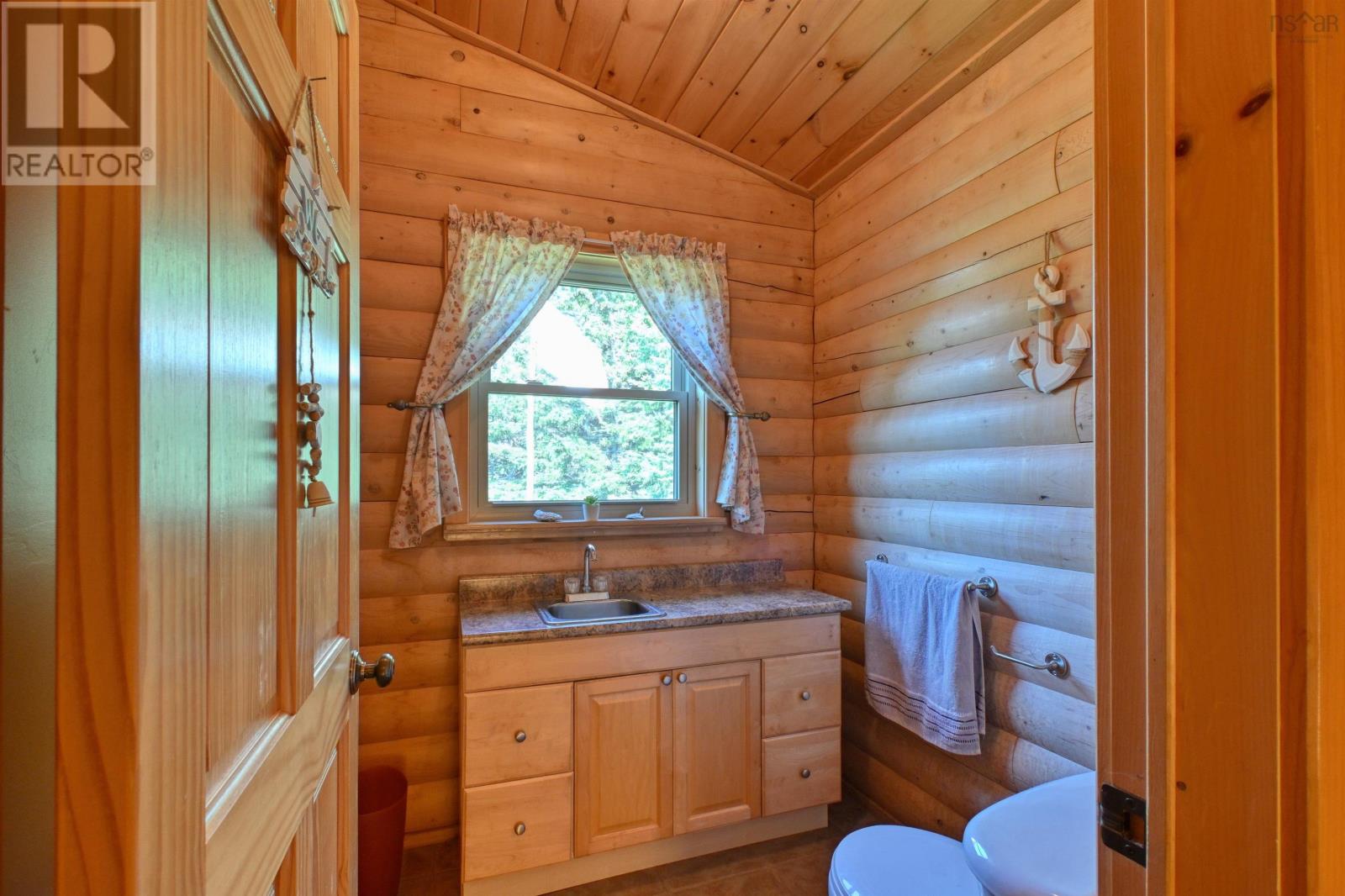 Property 8 of 26 of 200 East Side Harbour