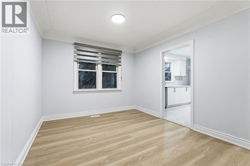 3 ALGONQUIN Avenue - 12