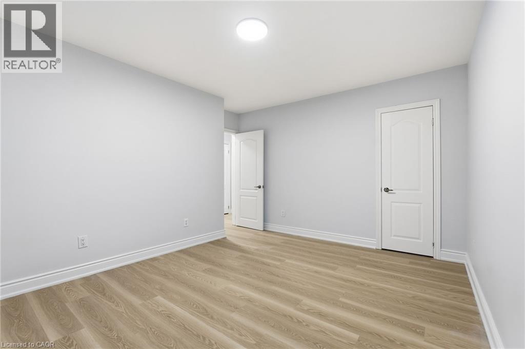 3 ALGONQUIN Avenue - 21
