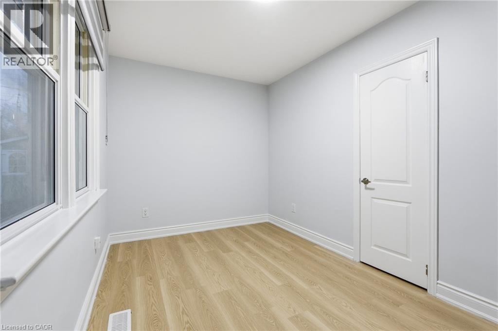3 ALGONQUIN Avenue - 27