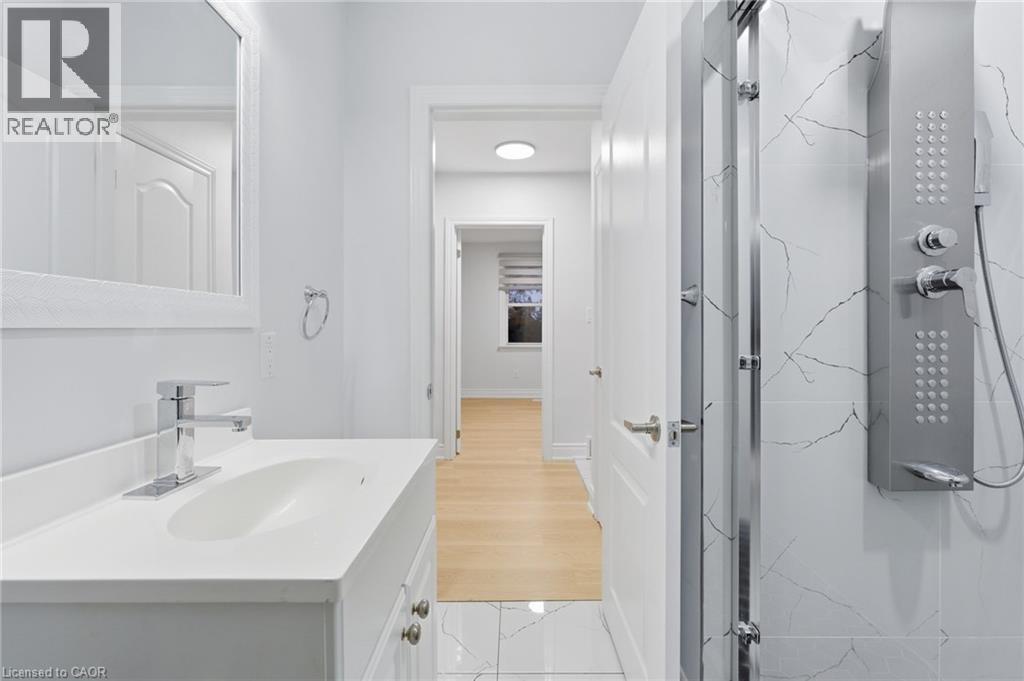 3 ALGONQUIN Avenue - 31