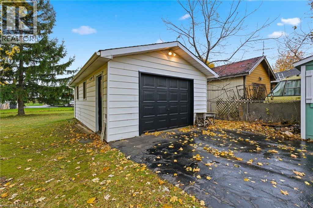 3 ALGONQUIN Avenue - 45