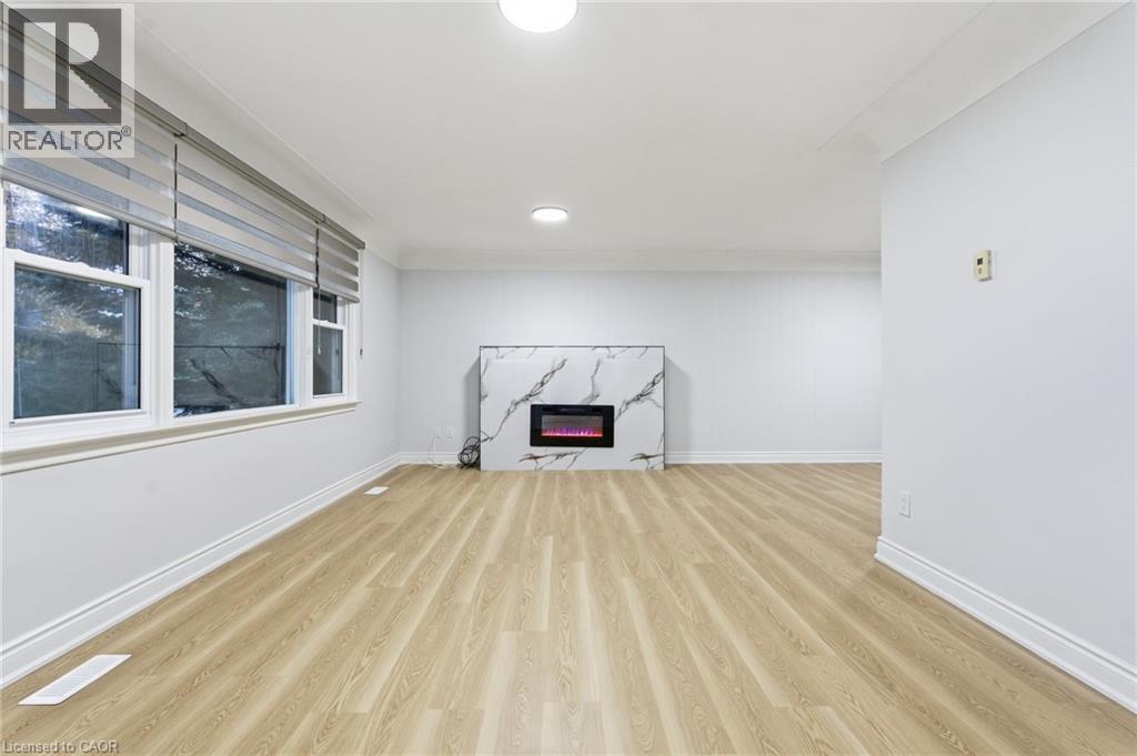 3 ALGONQUIN Avenue - 8