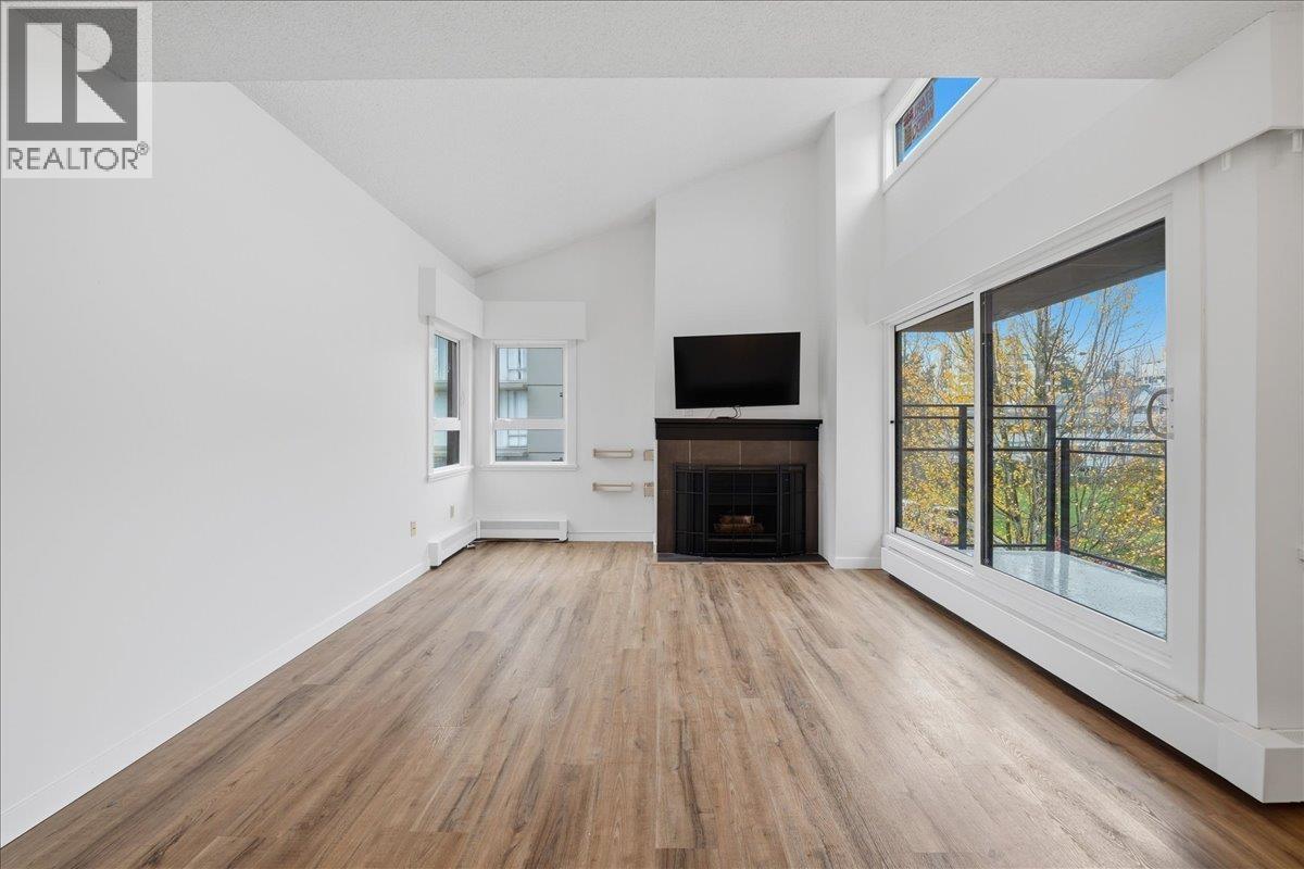 PH 406 1340 DUCHESS AVENUE, West Vancouver