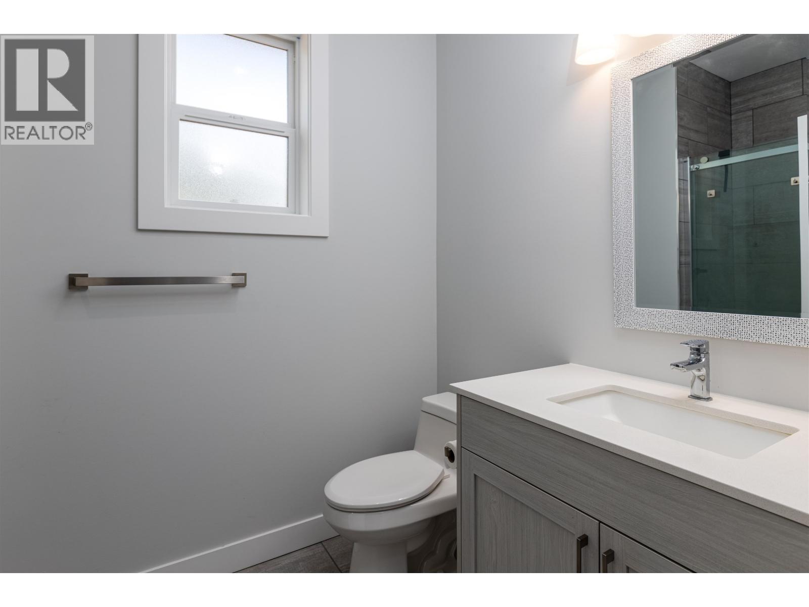 5238 SMITH Avenue, Terrace