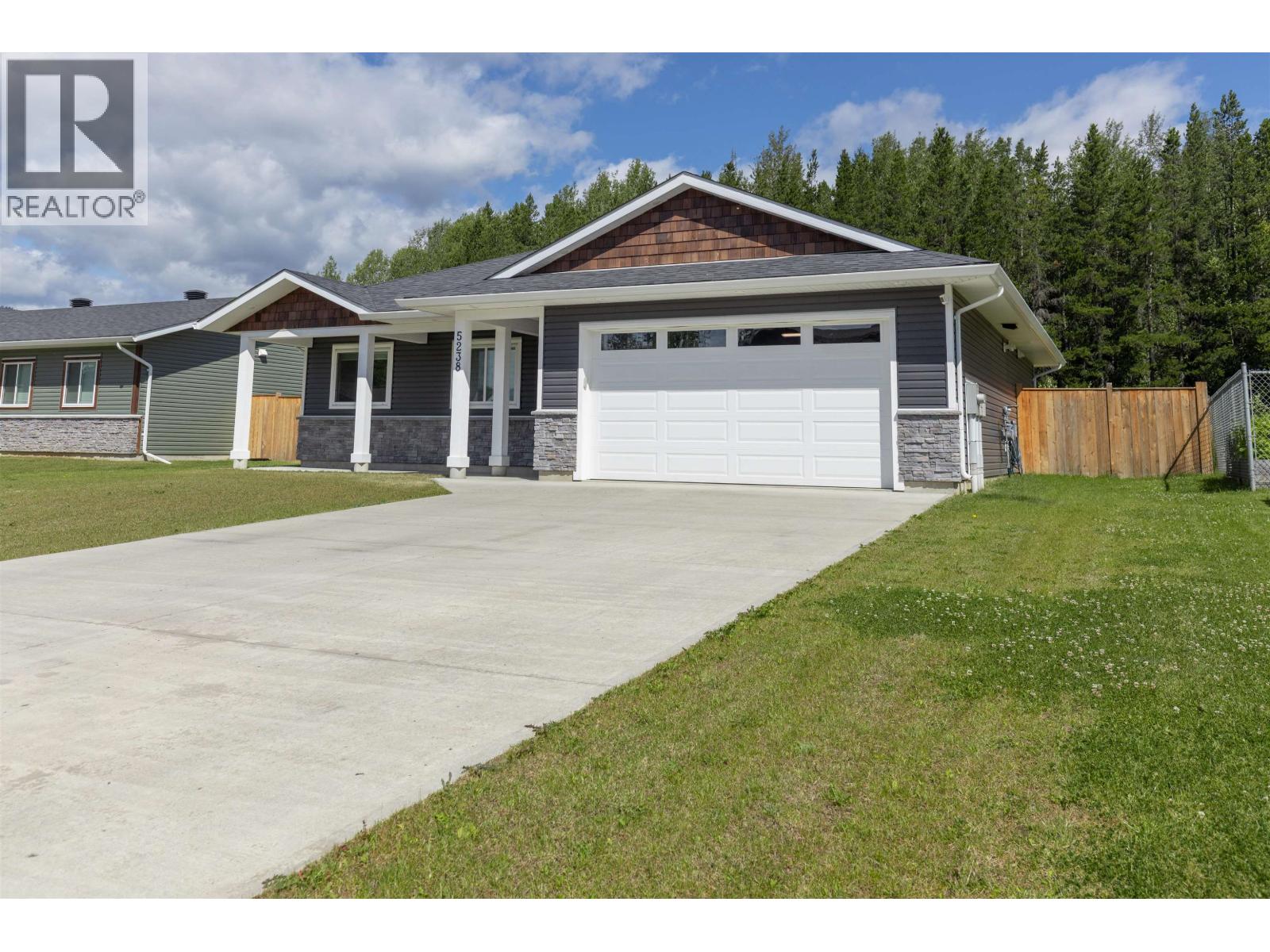 5238 SMITH Avenue, Terrace