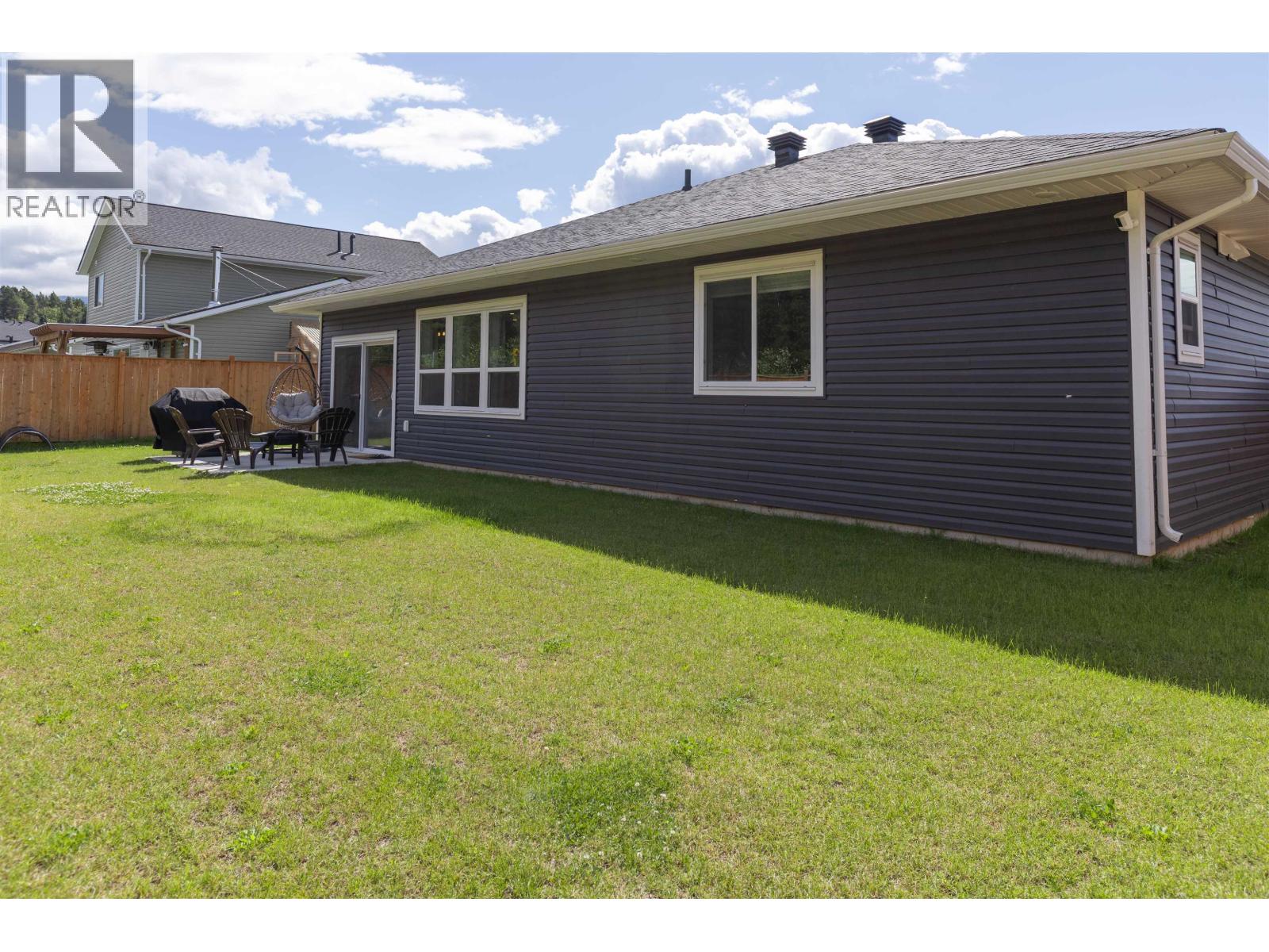 5238 SMITH Avenue, Terrace