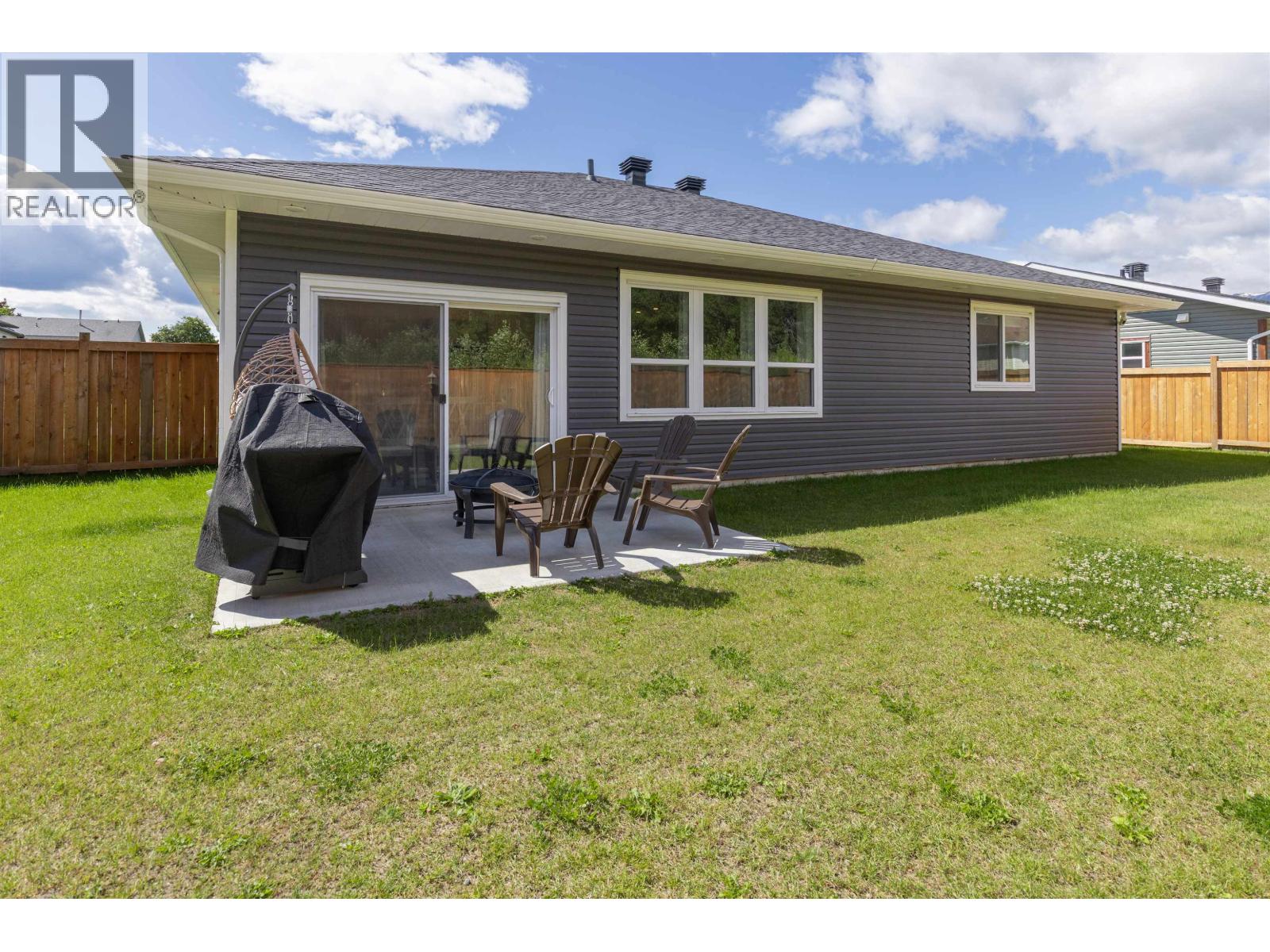 5238 SMITH Avenue, Terrace