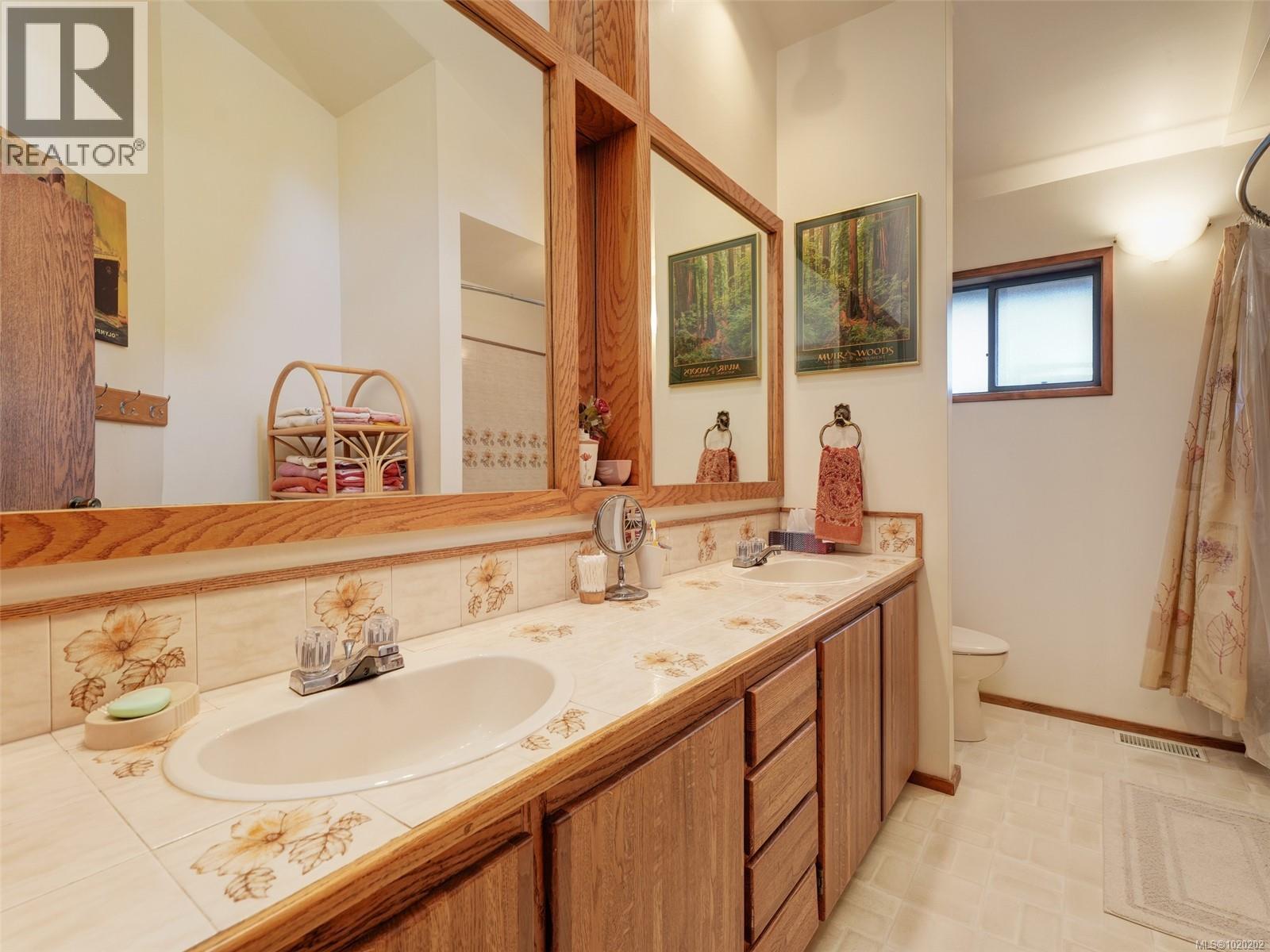  2761 Arbutus Road, Saanich