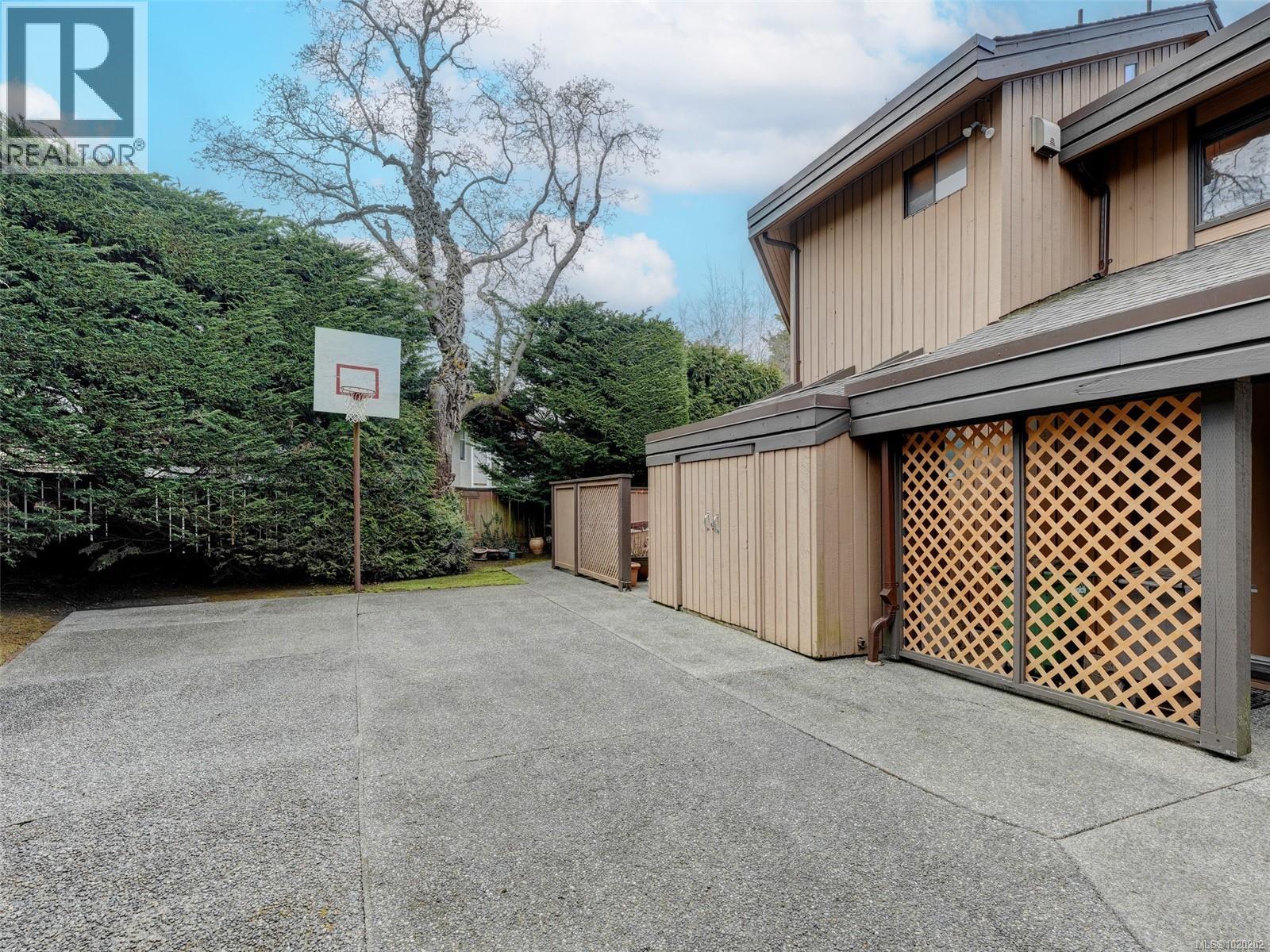  2761 Arbutus Road, Saanich