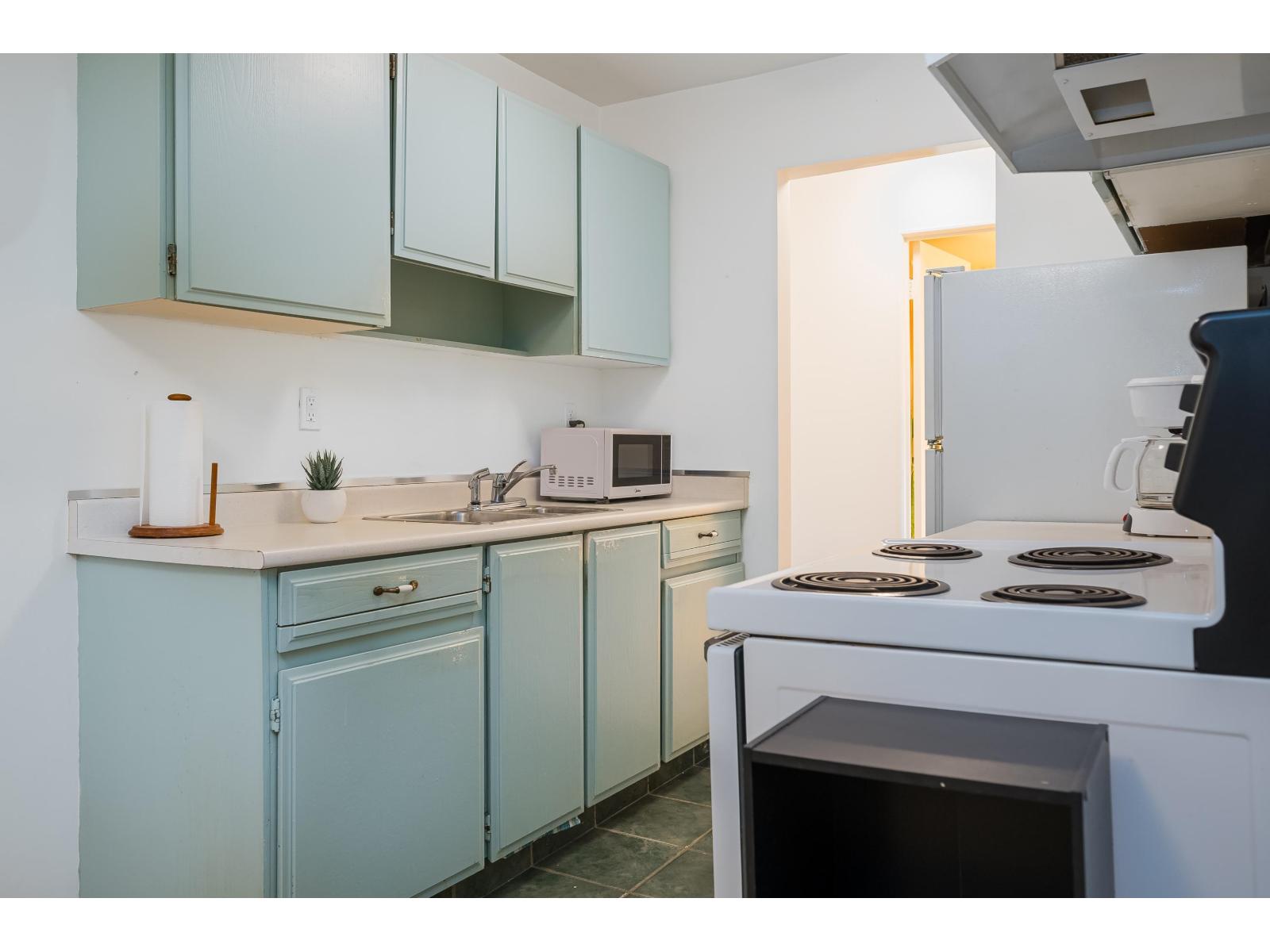 218 15020 NORTH BLUFF ROAD, White Rock