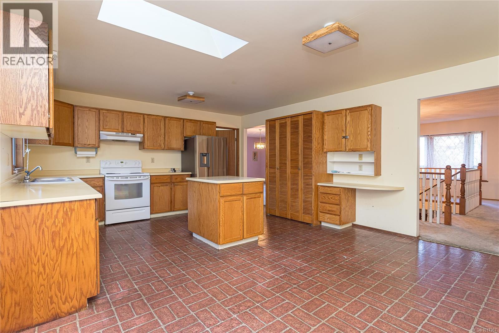 1182 Viewtop Rd, Duncan