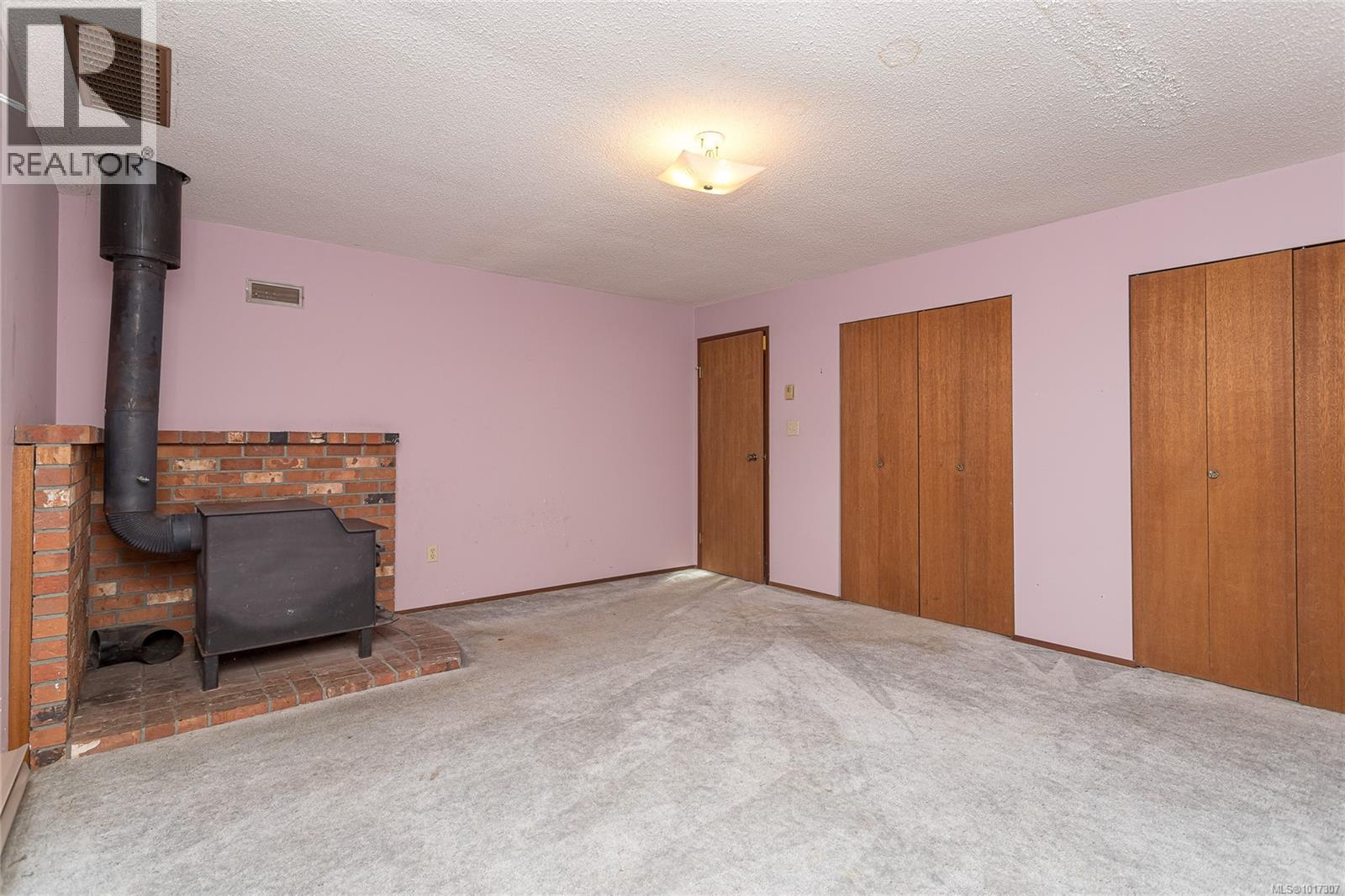 1182 Viewtop Rd, Duncan