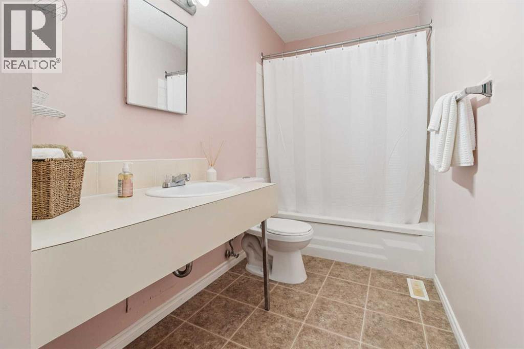 Single Family House for Sale in    Avenue SE Acadia Calgary 