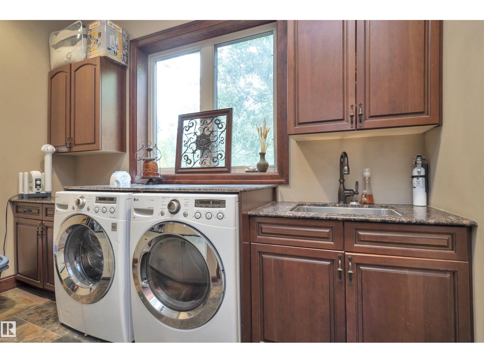 148 WINDERMERE CR NW, Edmonton