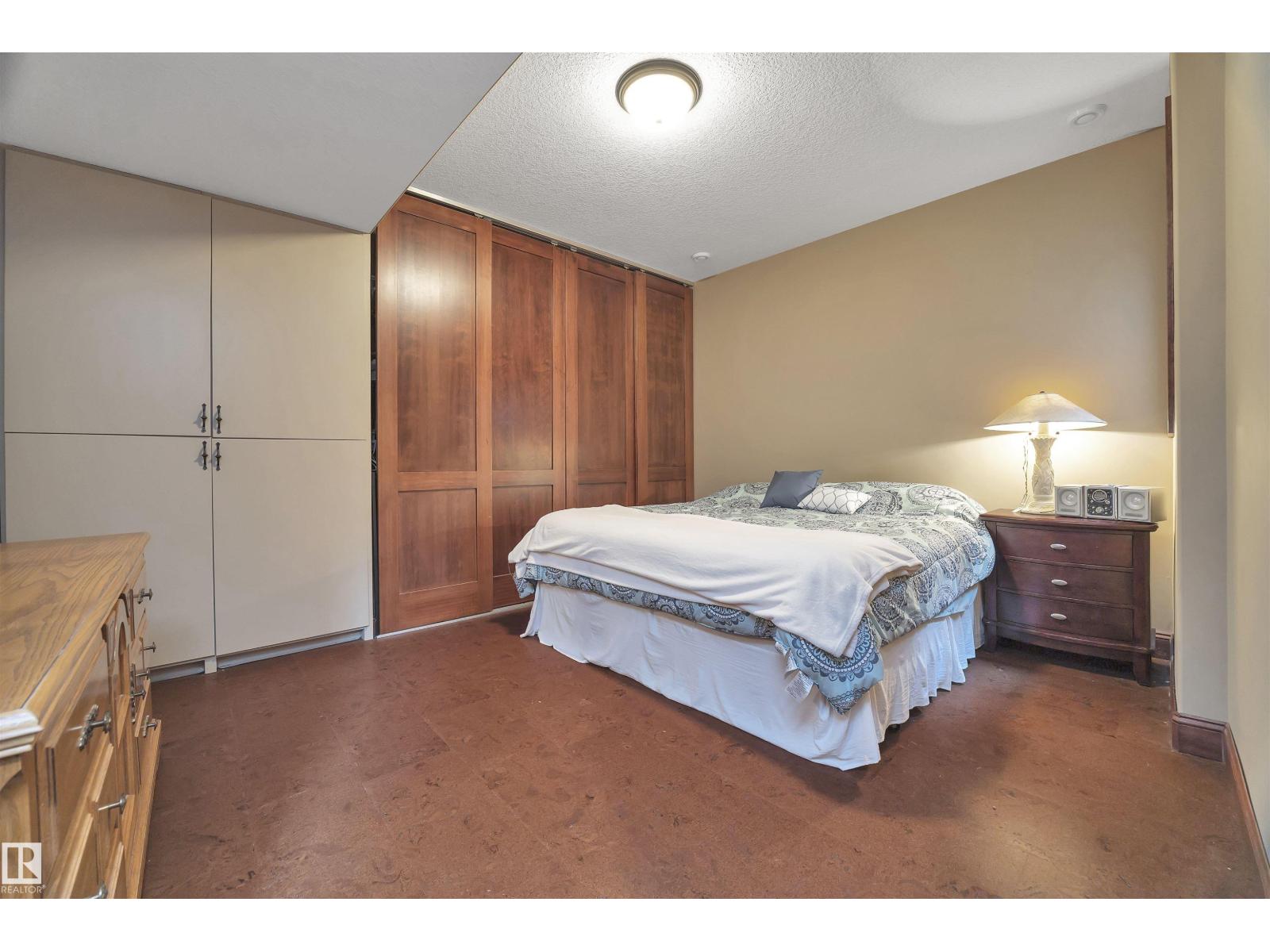 148 WINDERMERE CR NW, Edmonton