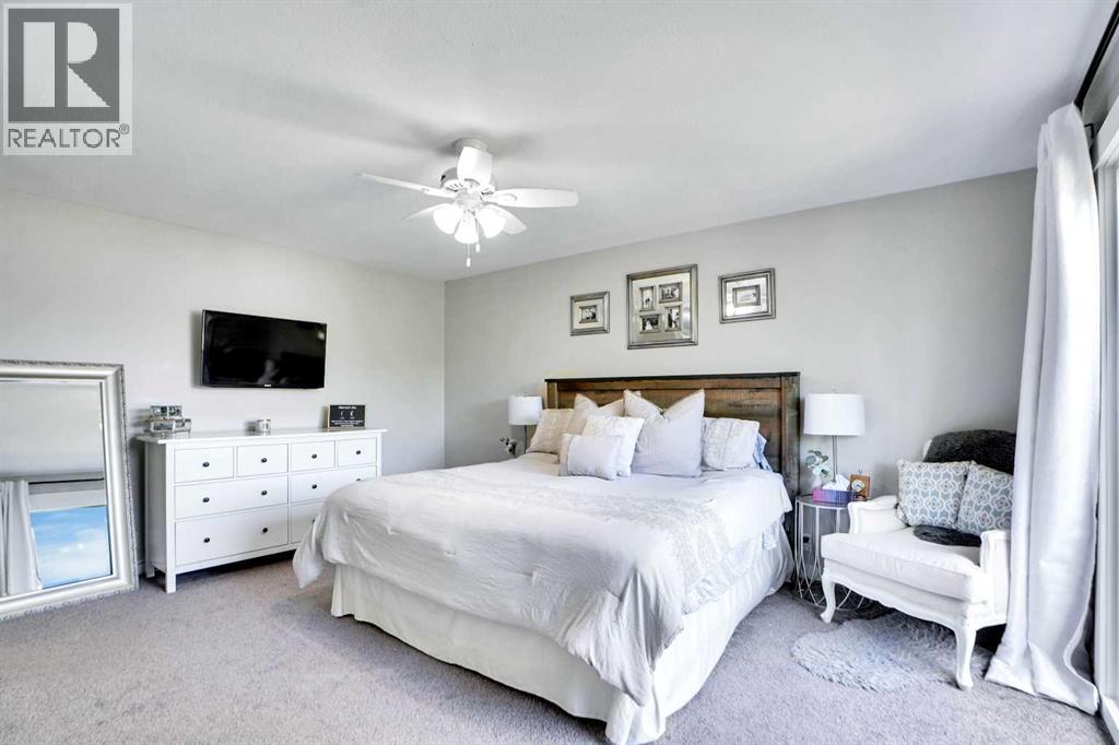 Single Family House for Sale in  Castlebury Way NE Castleridge Calgary 