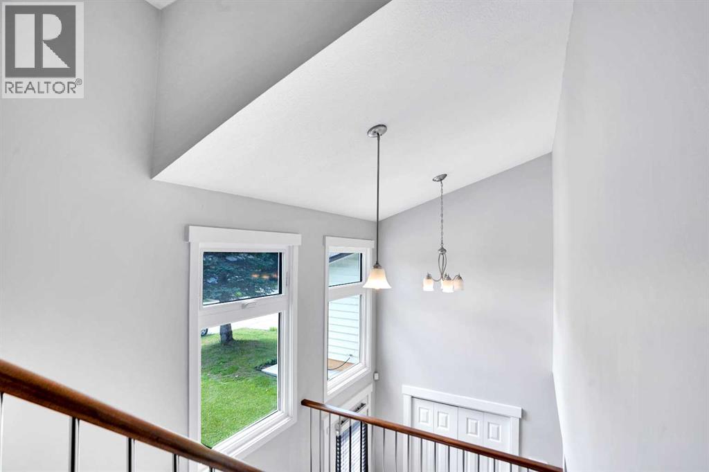 Single Family House for Sale in  Castlebury Way NE Castleridge Calgary 