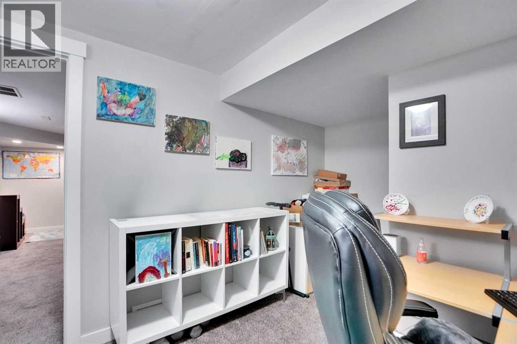 Single Family House for Sale in  Castlebury Way NE Castleridge Calgary 