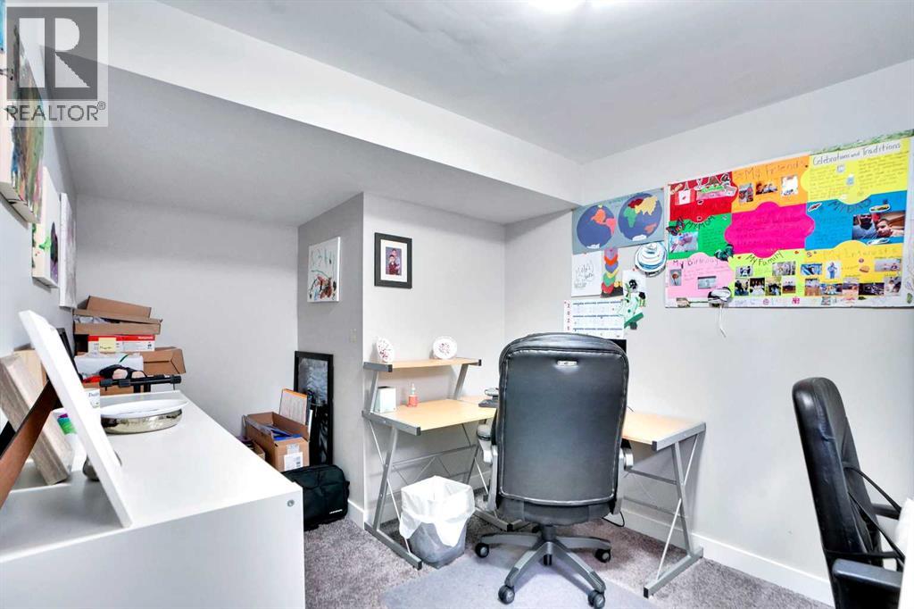 Single Family House for Sale in  Castlebury Way NE Castleridge Calgary 