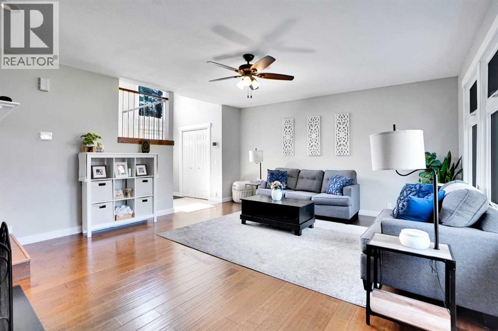 Single Family House for Sale in  Castlebury Way NE Castleridge Calgary 