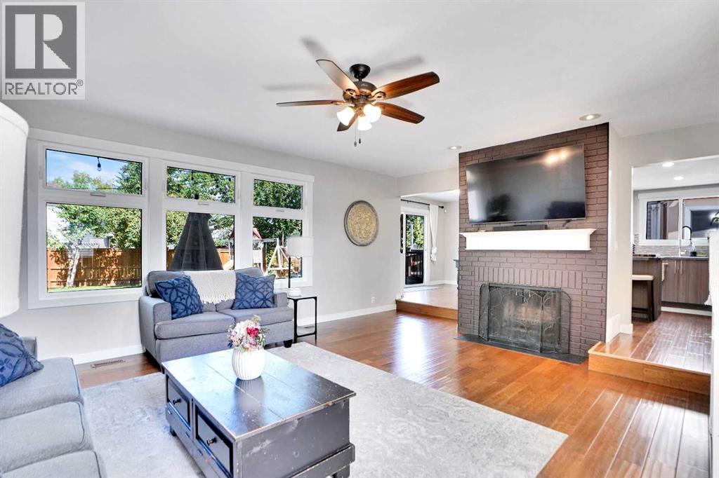 Single Family House for Sale in  Castlebury Way NE Castleridge Calgary 