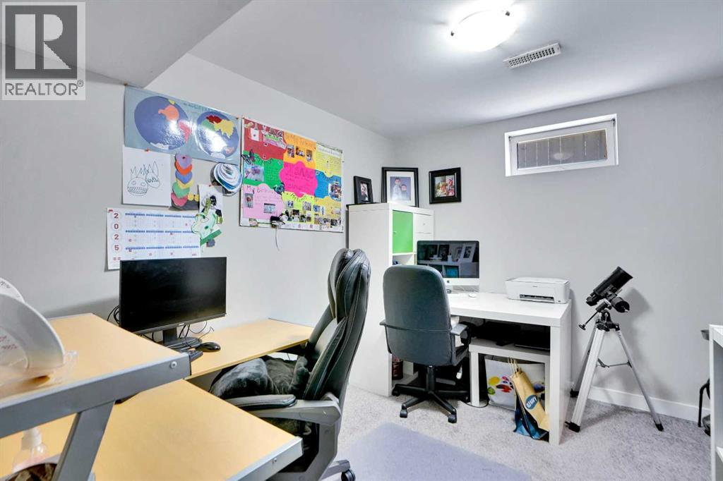 Single Family House for Sale in  Castlebury Way NE Castleridge Calgary 