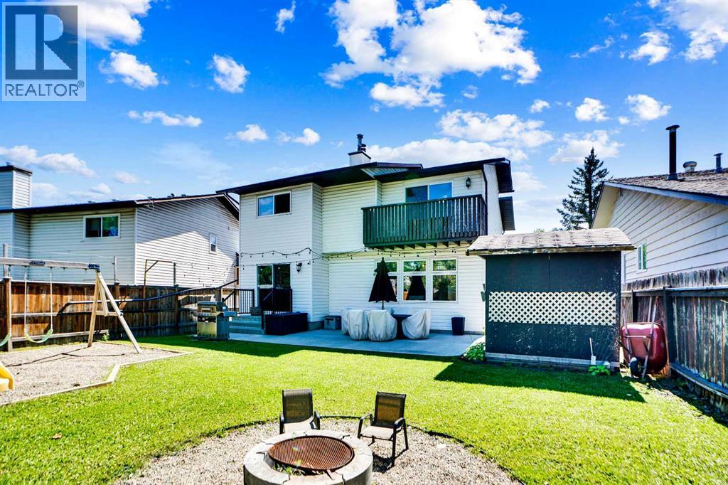 Single Family House for Sale in  Castlebury Way NE Castleridge Calgary 