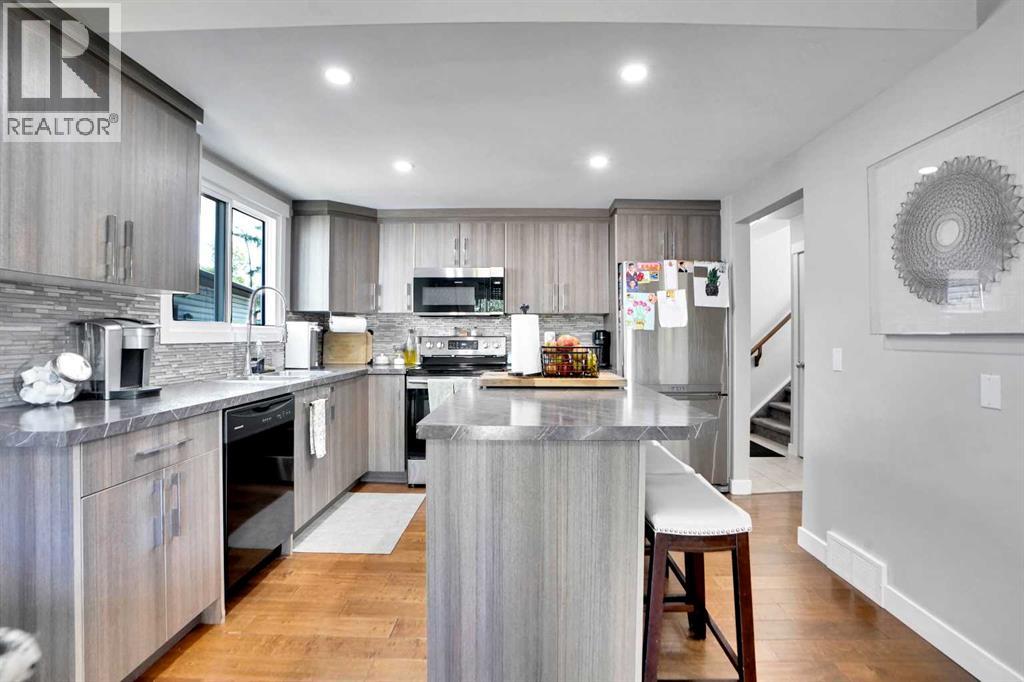 Single Family House for Sale in  Castlebury Way NE Castleridge Calgary 