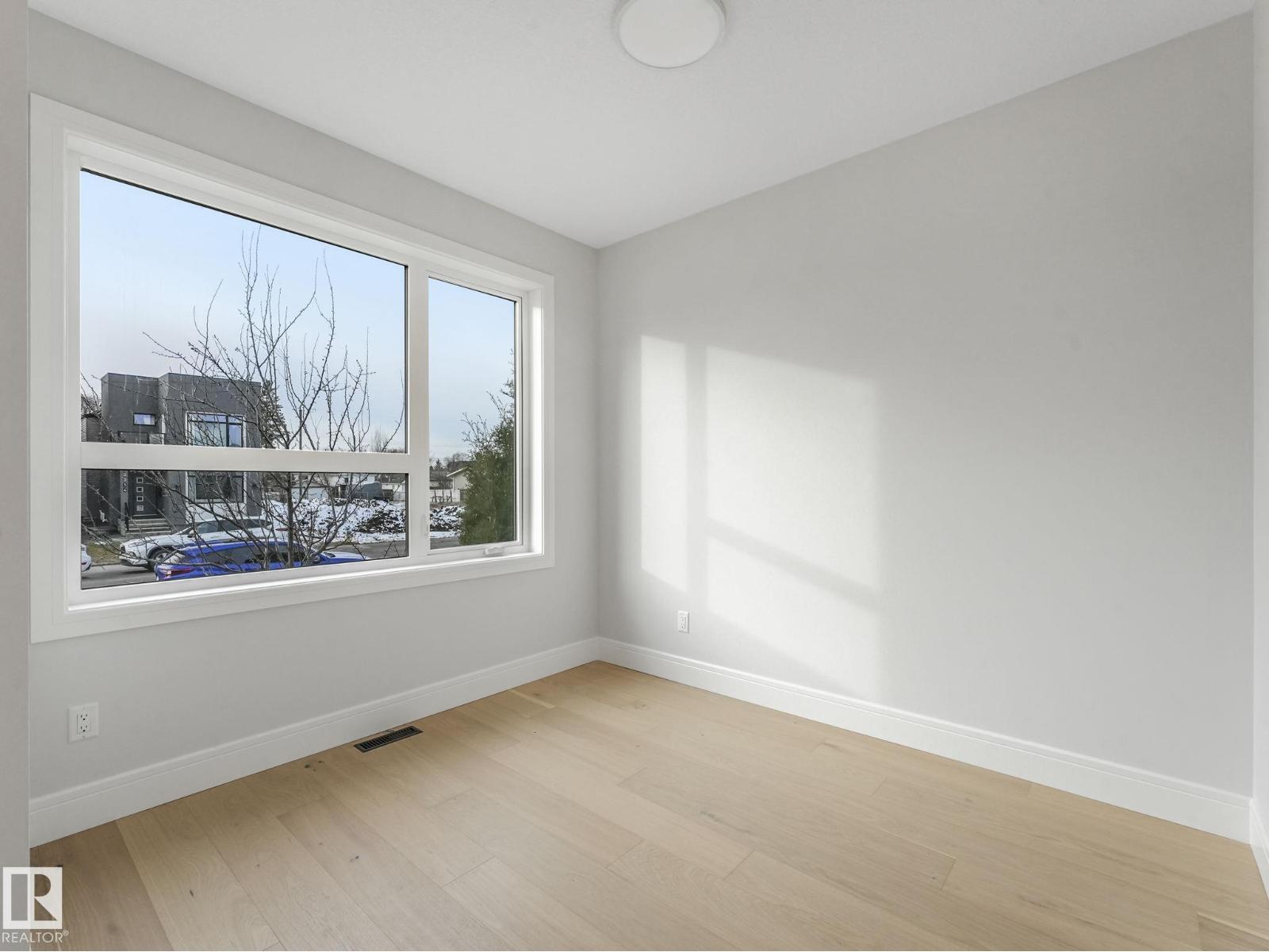 Single Family House for Sale in   ST NW Edmonton 