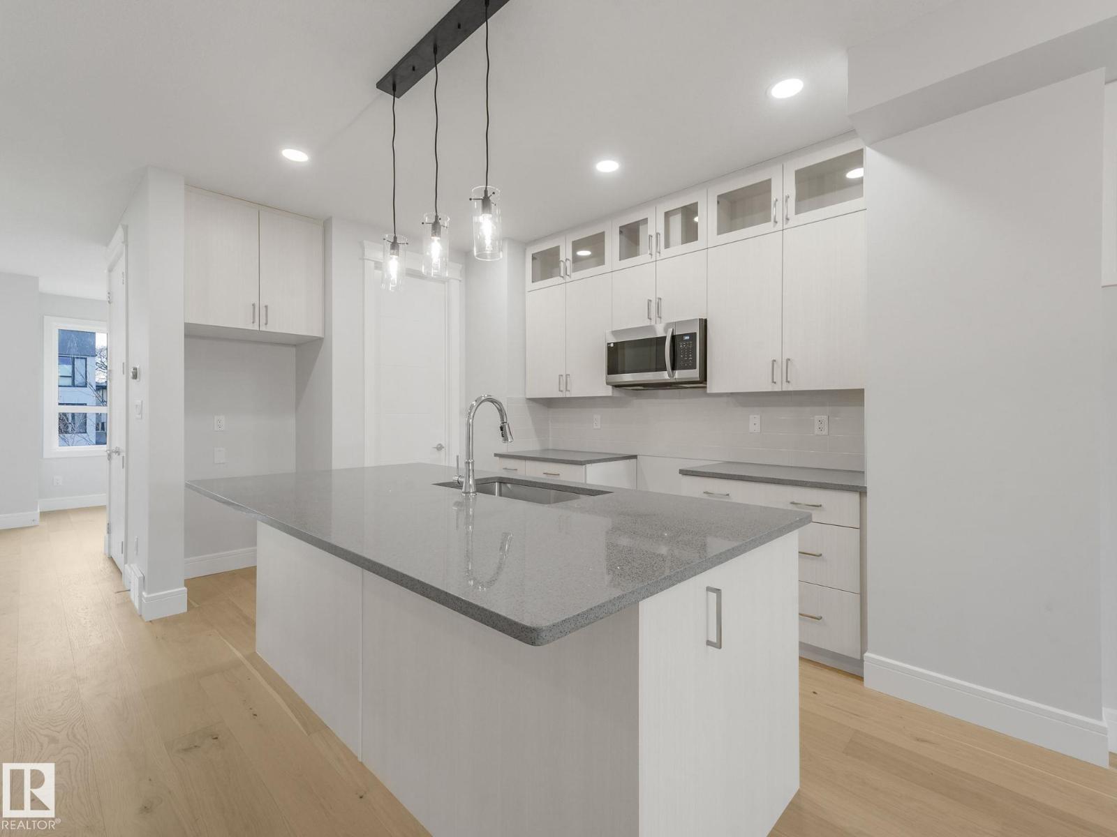 Single Family House for Sale in   ST NW Edmonton 